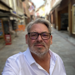 Alain-92500 Rueil-Malmaison France